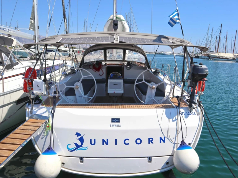 Boat rental Bavaria Cruiser 46 in Alimos on Samboat