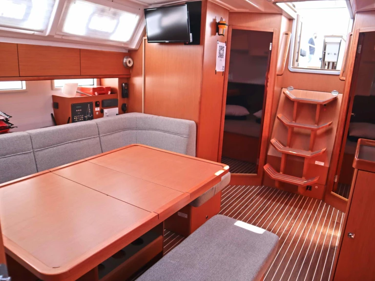 Bareboat Rental Sailboat Bavaria with a boat licence