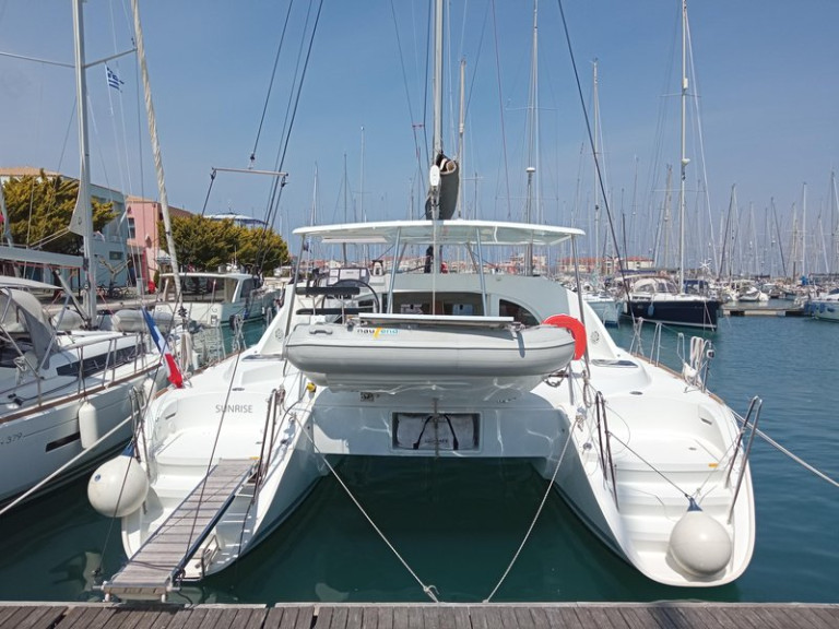 Yacht charter Lefkáda cheap Lagoon 380