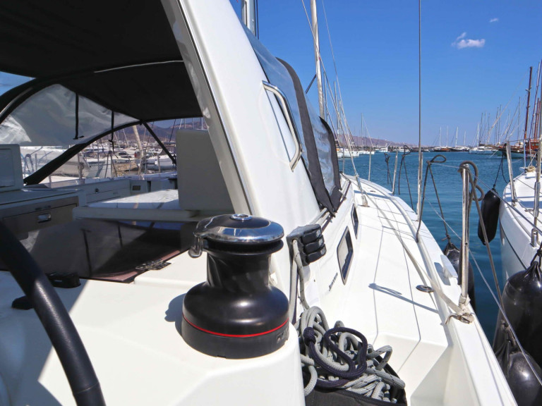 Boat rental Jeanneau Sun Loft 47 (7 cab.) in Néa Péramos on Samboat