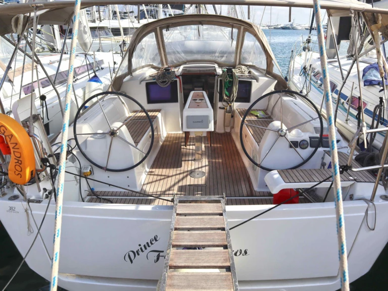 Dufour Dufour 382 Grand Large in Alimos on SamBoat