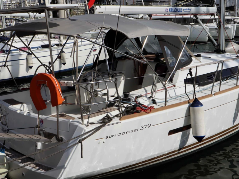 Bareboat Rental Sailboat Jeanneau with a boat licence