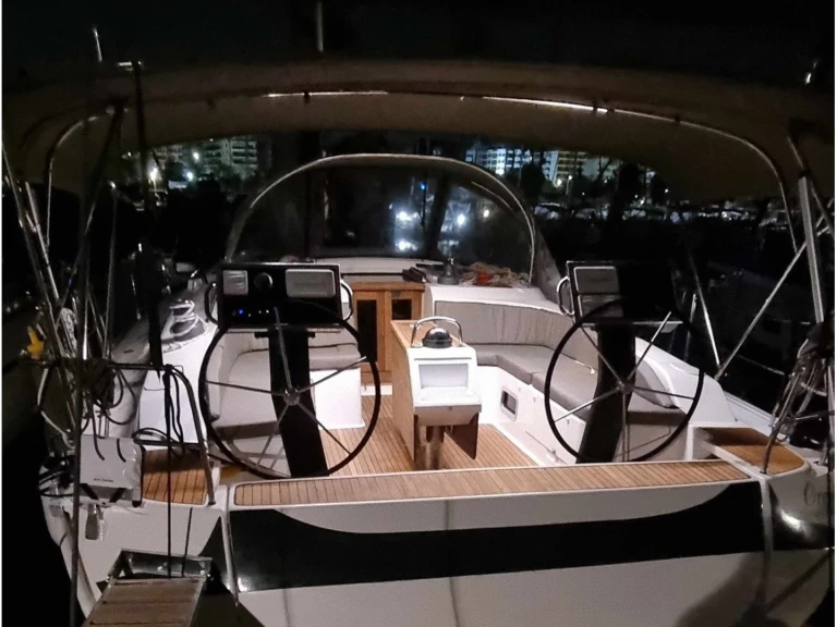 Bavaria Bavaria Cruiser 51 (5 cab.) in Skiathos on SamBoat