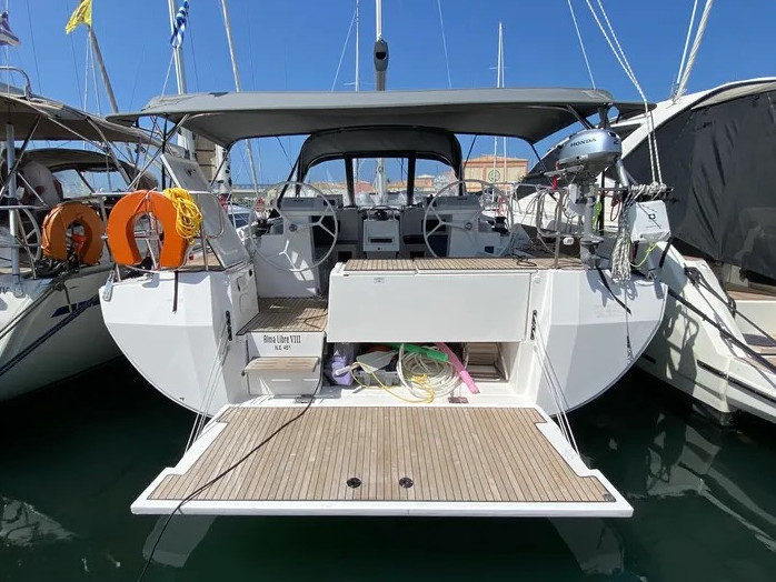 Bareboat Rental Sailboat Bavaria with a boat licence