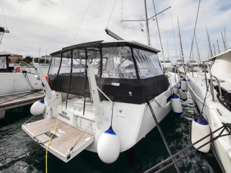 Jeanneau Sun Loft 47 (7 cab.) charter bareboat or captained in  Bormes-les-Mimosas