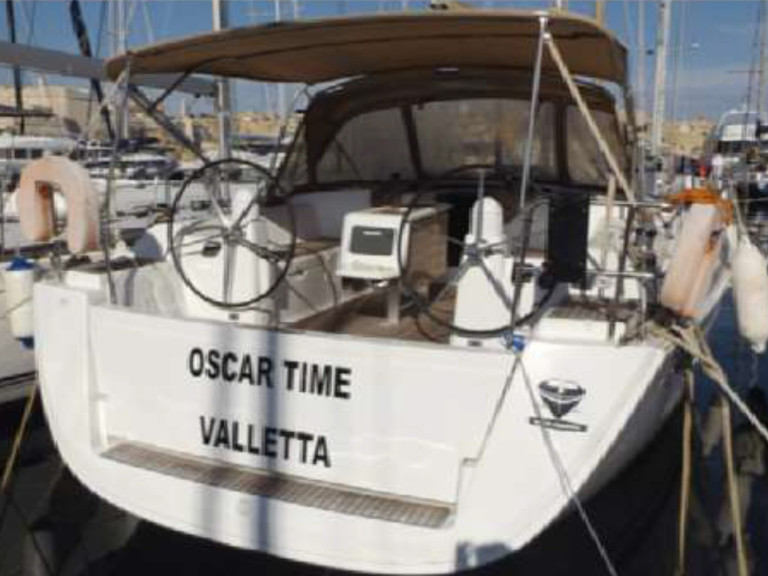 Yacht charter Kalkara cheap Dufour 450 GL (4 cab.)