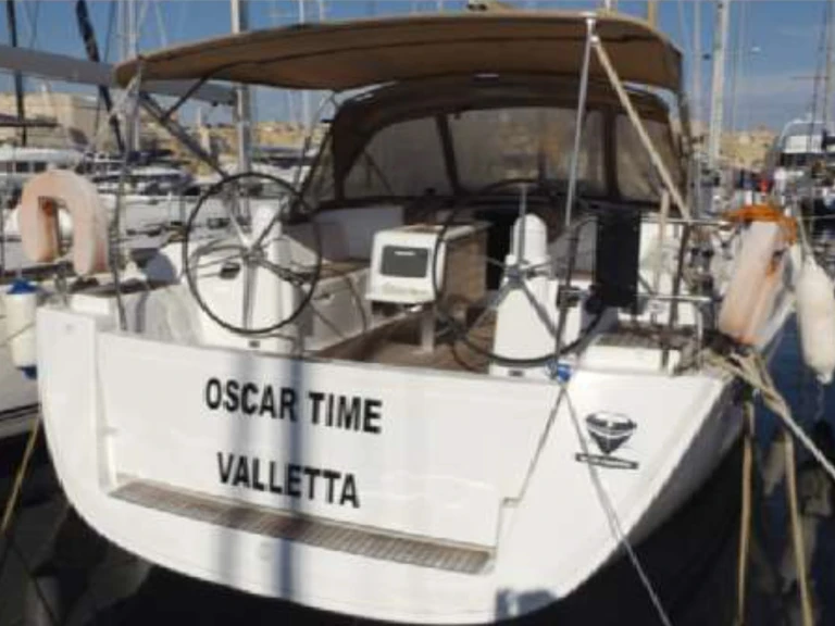 Yacht charter Kalkara cheap Dufour 450 GL (4 cab.)