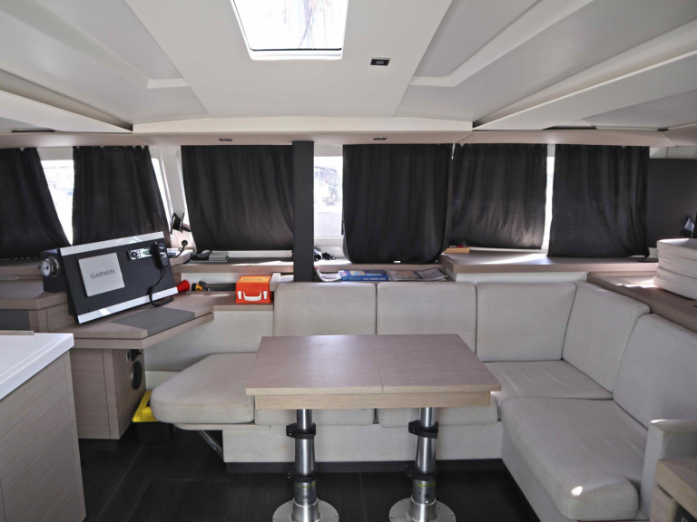 Fountaine Pajot Astréa 42 Maestro (5 cab.) in Néa Péramos on SamBoat
