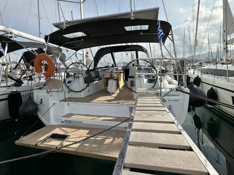 Bareboat Rental Sailboat Bénéteau with a boat licence