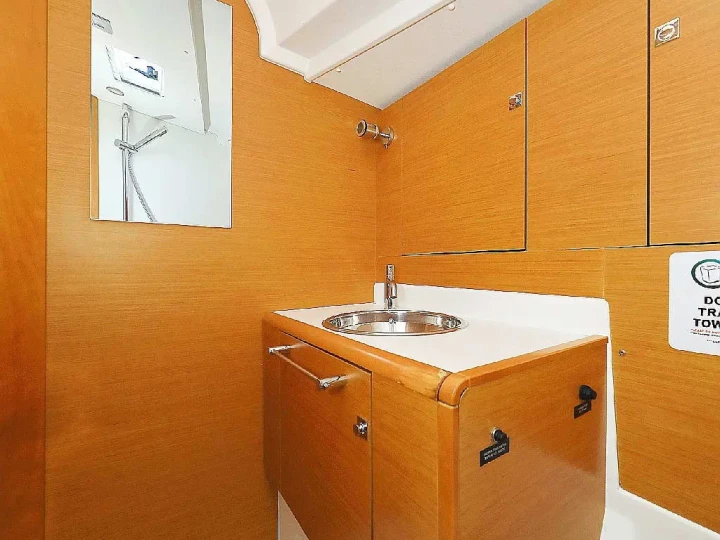 Sailboat rental with or without captain Jeanneau Rhodes (City)