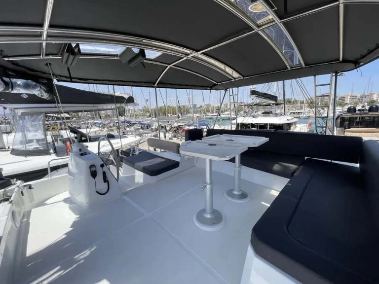 Bareboat Rental Catamaran Bali with a boat licence