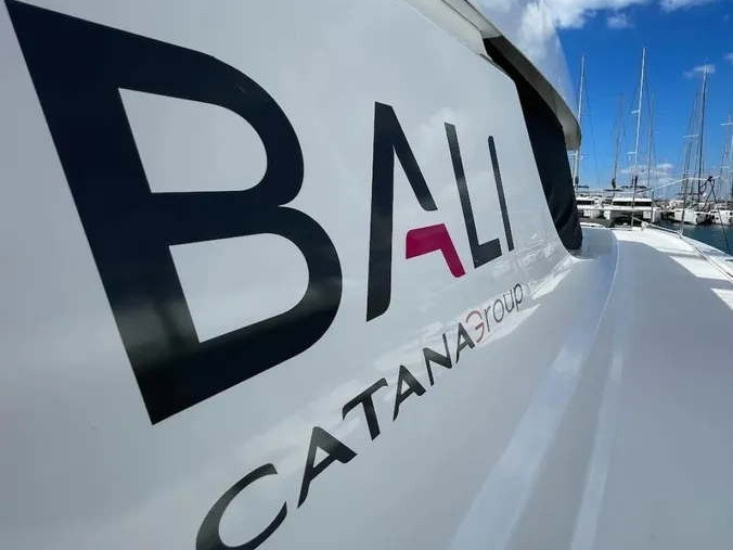 Bali Bali 4.8 charter bareboat or captained in  Alimos