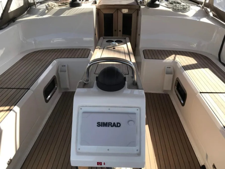 Sailboat rental in Lefkáda - Bavaria Bavaria Cruiser 51 (5 cab.)