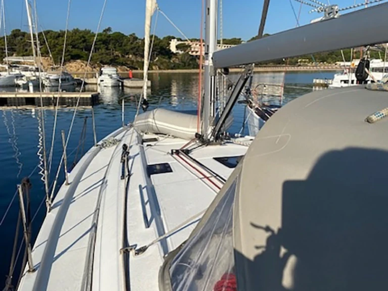 Yacht charter Bormes-les-Mimosas cheap Oceanis 40.1