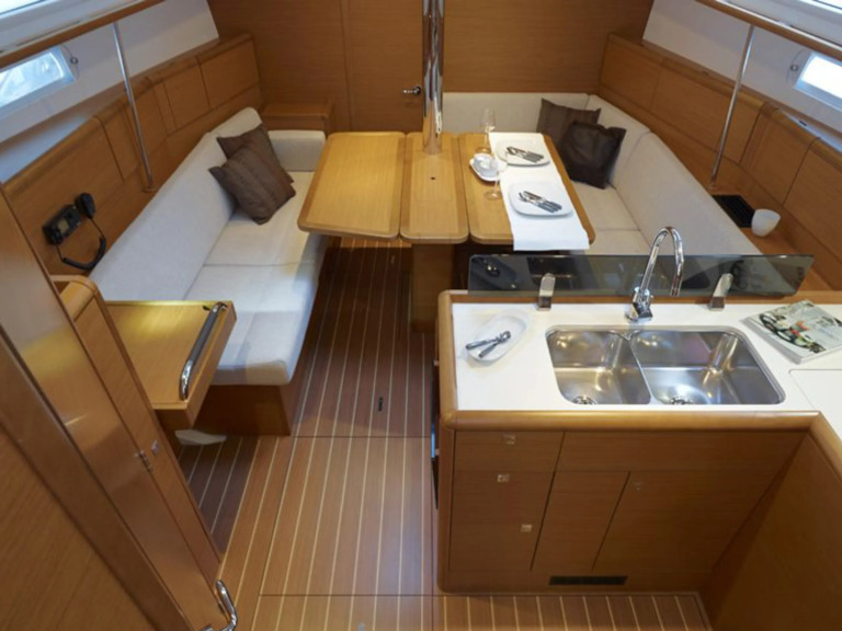 Rent a Jeanneau Sun Odyssey 389 (3 cab.) Propriano