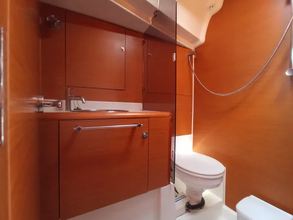 Rent a Jeanneau Sun Odyssey 439 (4 cab.) Lefkáda