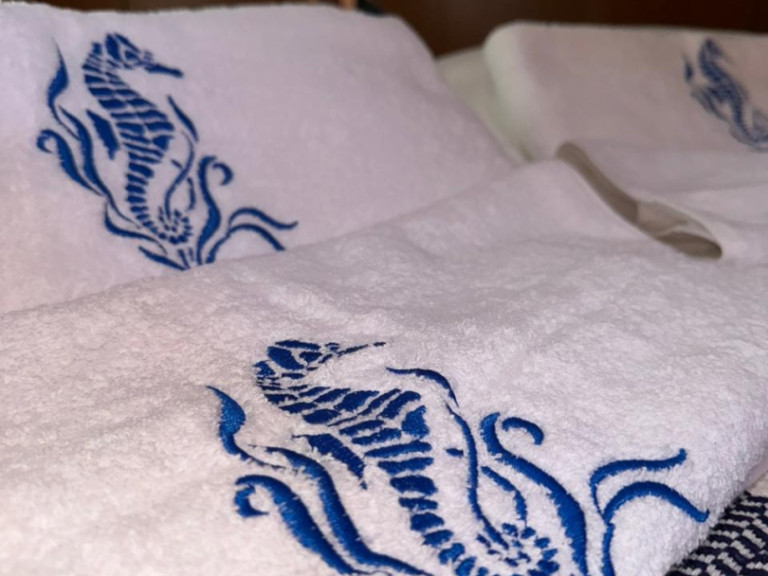 Rent a Bavaria Bavaria C45 Holiday Alimos