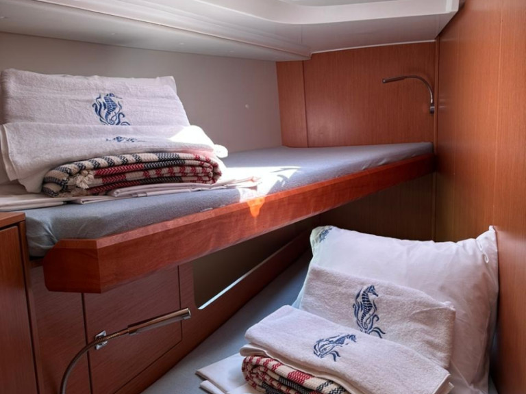 Yacht charter Alimos cheap Bavaria C45 Holiday