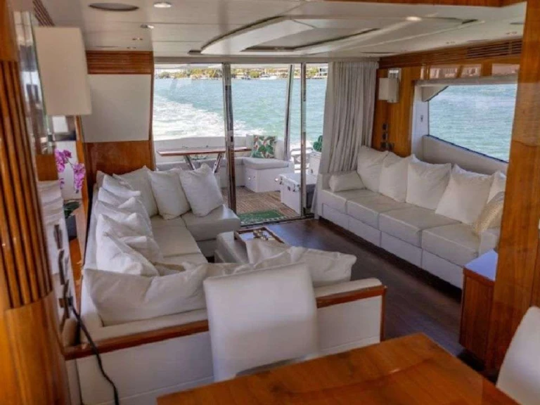 Yacht charter New York (City) cheap Asha