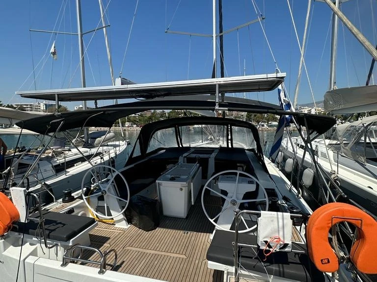 Bareboat Rental Sailboat Bénéteau with a boat licence