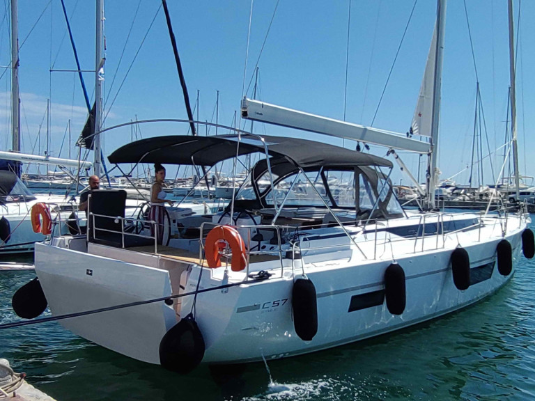 Bareboat Rental Sailboat Bavaria with a boat licence