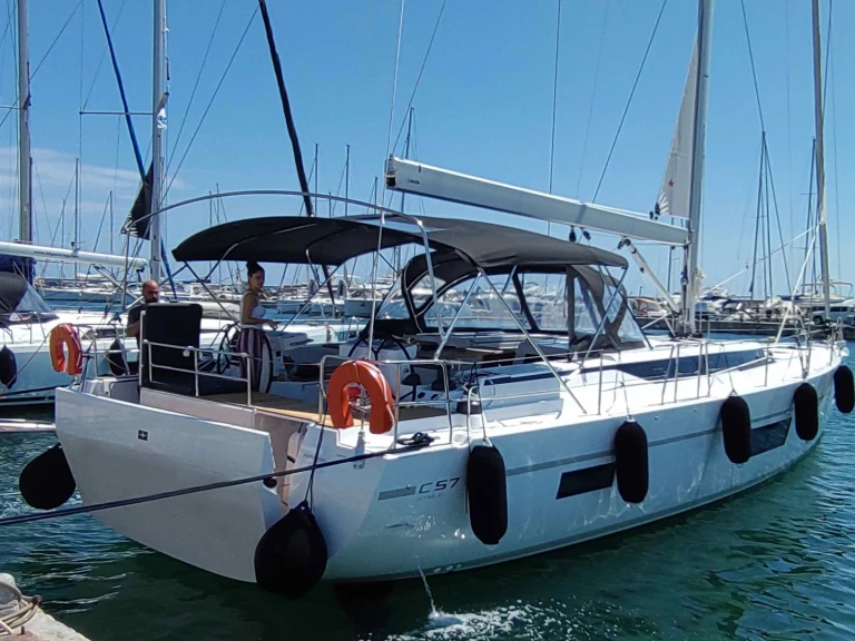 Bareboat Rental Sailboat Bavaria with a boat licence