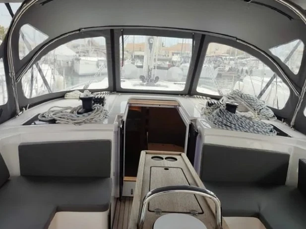 Bareboat Rental Sailboat Bavaria with a boat licence