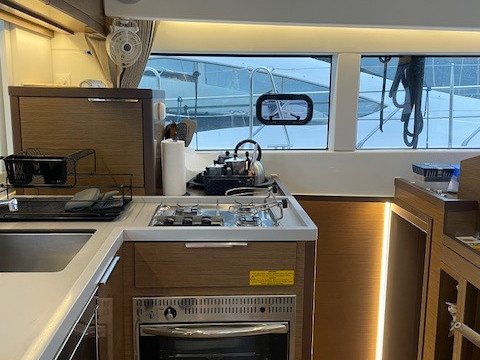 Yacht charter Alimos cheap Lagoon 40