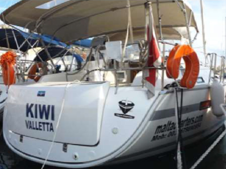 Rent a Bavaria Bavaria Cruiser 36 (3 cab.) Kalkara