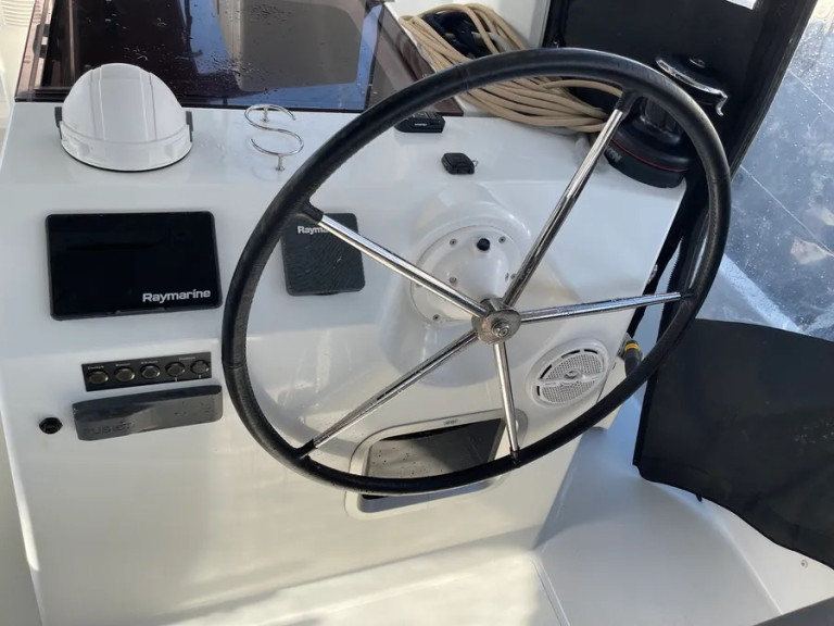 Sailboat rental with or without captain Jeanneau Paros (Island)