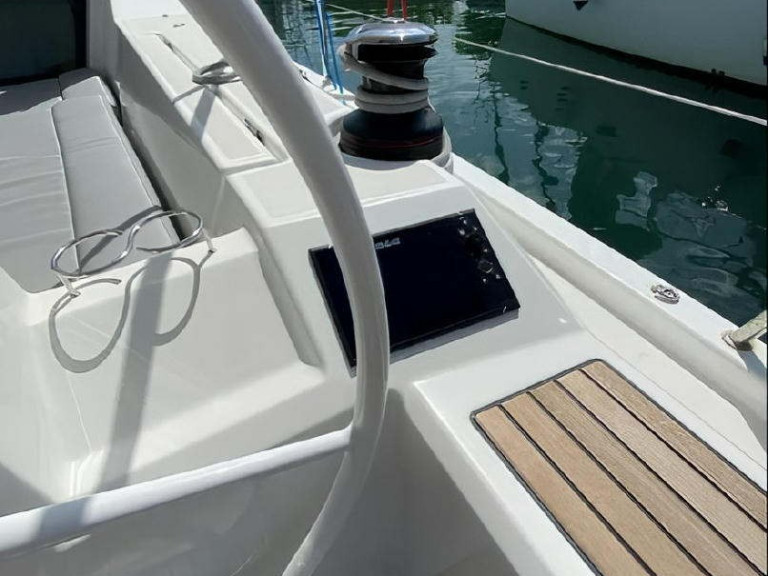 Bénéteau Oceanis 41.1 (3 cab.) in Lefkáda on SamBoat