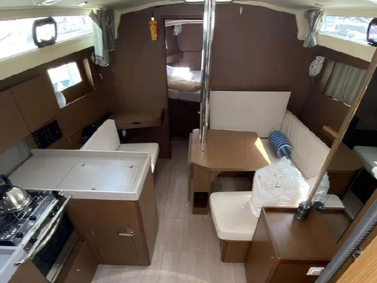 Yacht charter Lefkáda cheap Oceanis 41.1 (3 cab.)