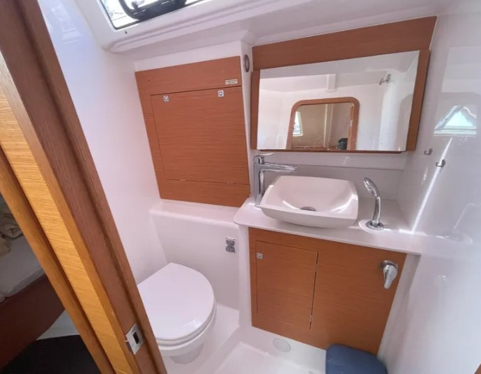 Sailboat rental with or without captain Dufour Lefkáda