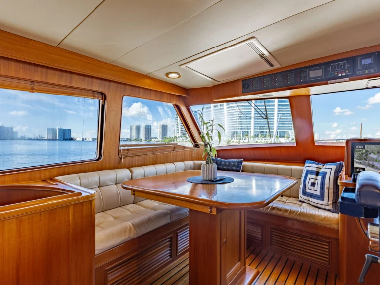 Luxury Yacht rental with or without captain Marlow Miami