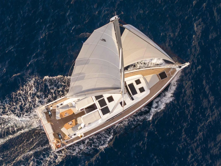 Bareboat Rental Sailboat Bénéteau with a boat licence