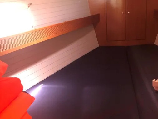 Rent a Bavaria Bavaria 43 Cruiser (3 cab.) Alimos