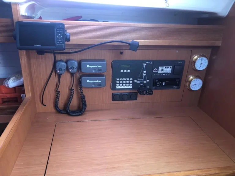 Bavaria Bavaria 43 Cruiser (3 cab.) in Néa Péramos on SamBoat