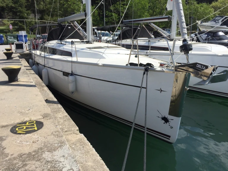 Bareboat Rental Sailboat Bavaria with a boat licence
