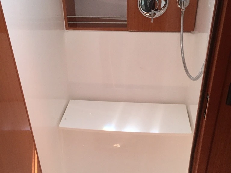 Rent a Bavaria Cruiser 46 Skiathos