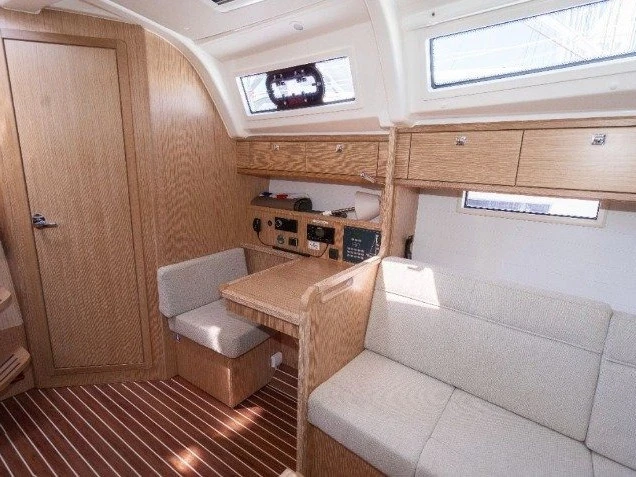 Boat rental Bavaria Cruiser 37 in Pula on Samboat