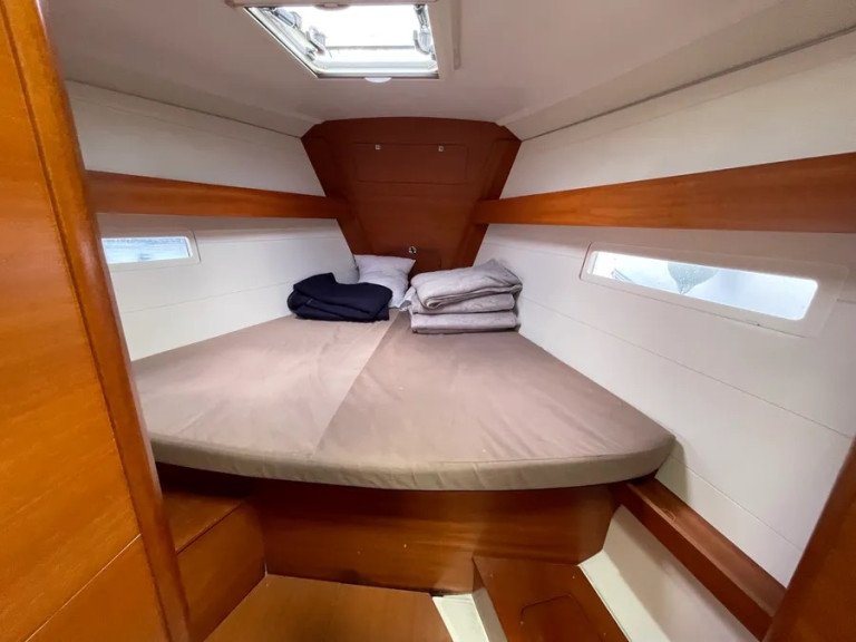 Dufour Dufour 410 GL (3 cab.) charter bareboat or captained in  Alimos