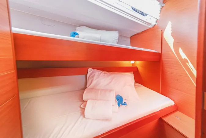 Rent a Dufour Dufour 430 (4 cab.) Ávdira