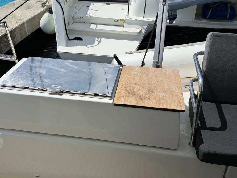 Fountaine Pajot Astréa 42 (6 cab.) in Propriano on SamBoat