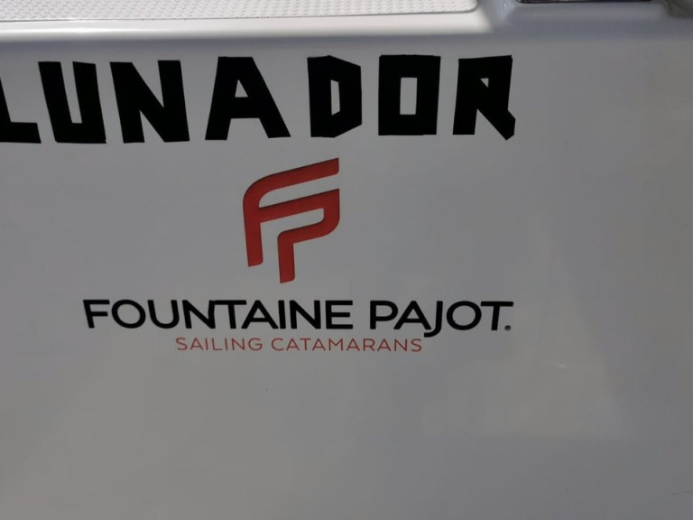 Rent a Fountaine Pajot Isla 40 (5 cab.) Propriano