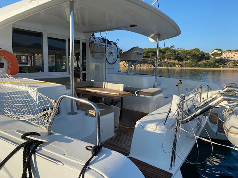 Catamaran rental with or without captain Lagoon Bormes-les-Mimosas