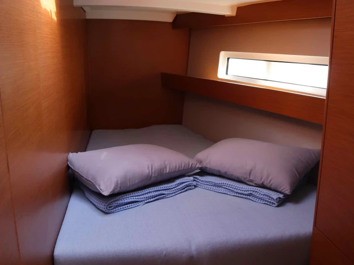 Sailboat for rent Lefkáda at the best price