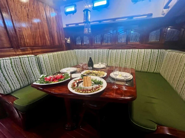 Rent a Covey Island Boatworks TREE OF LIFE Newport