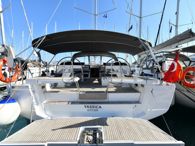 Sailboat for rent Göcek at the best price