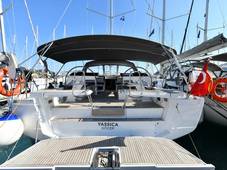 Sailboat for rent Göcek at the best price