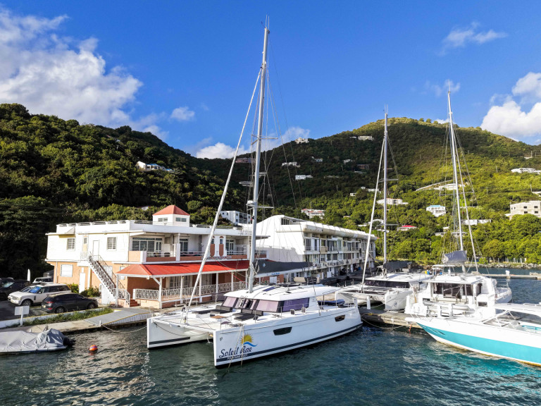 Rent a Fountaine Pajot Fountaine Pajot Saba 50 (Owner's Version) Road Town